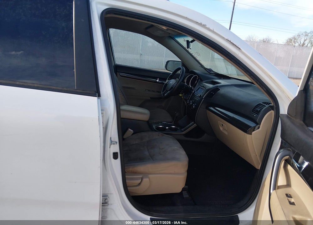 2012 KIA SORENTO LX V6 VIN: 5XYKT4A23CG249771
