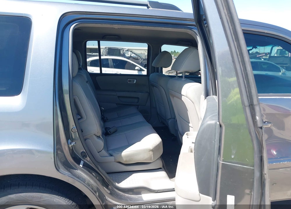2012 HONDA PILOT EX VIN: 5FNYF3H46CB010306