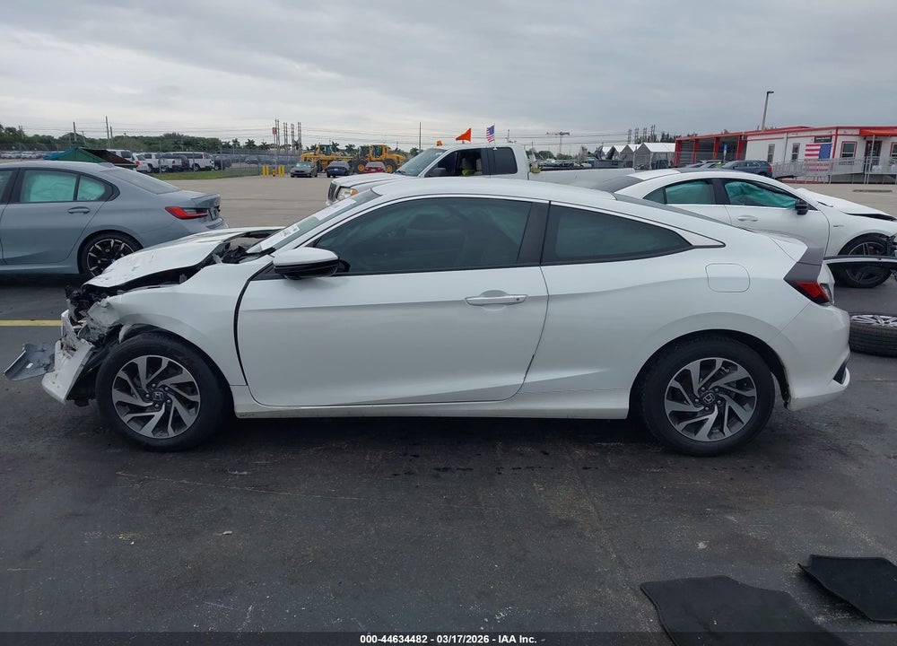 2020 HONDA CIVIC LX VIN: 2HGFC4B68LH305290