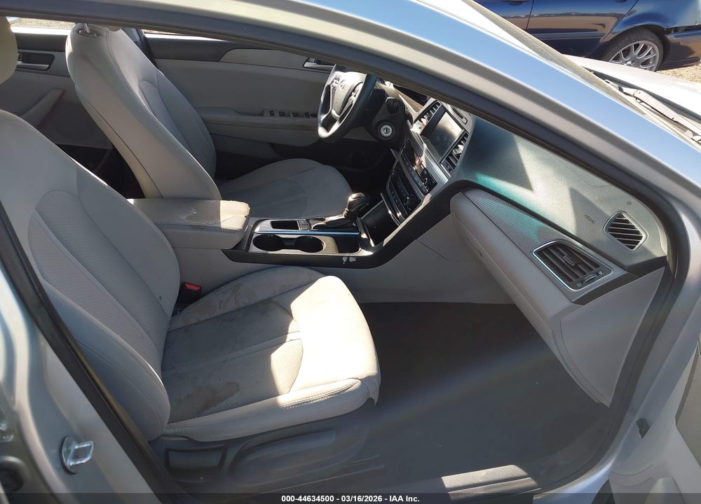 2016 HYUNDAI SONATA SE VIN: 5NPE24AF4GH270761