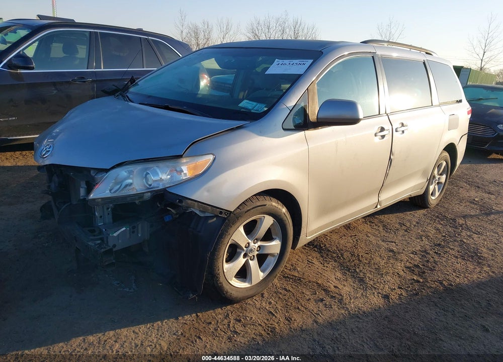 2013 TOYOTA SIENNA LE V6 8 PASSENGER VIN: 5TDKK3DC5DS378018