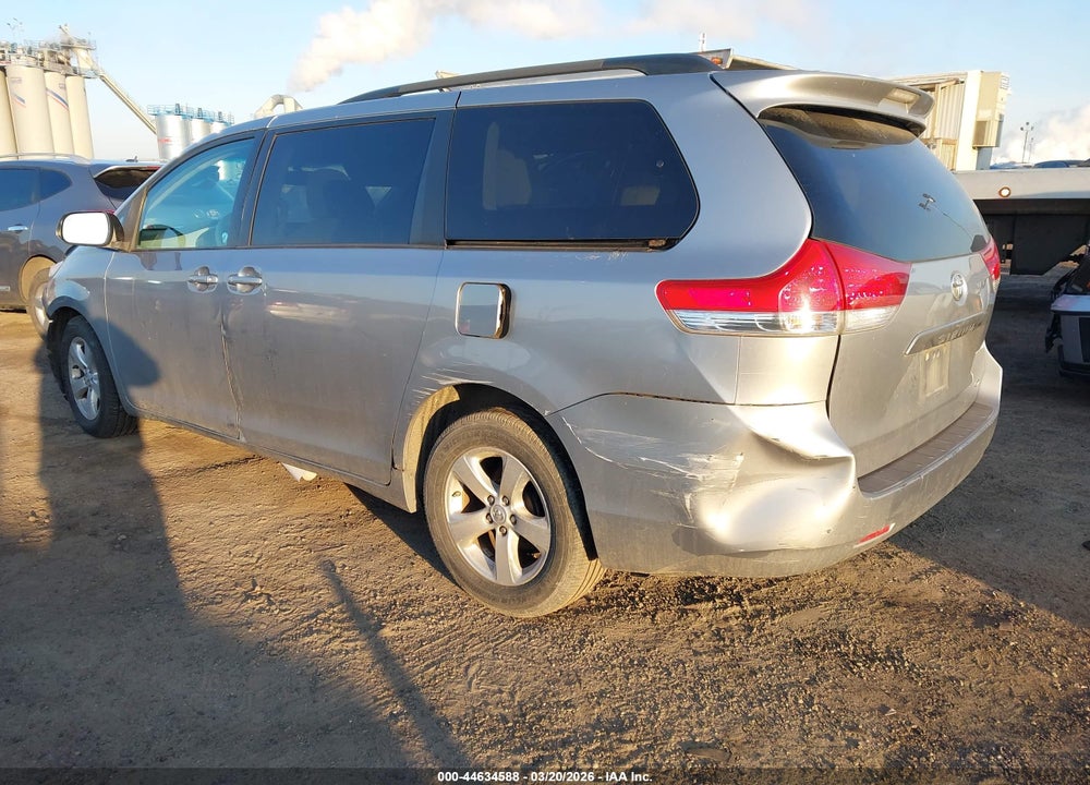 2013 TOYOTA SIENNA LE V6 8 PASSENGER VIN: 5TDKK3DC5DS378018