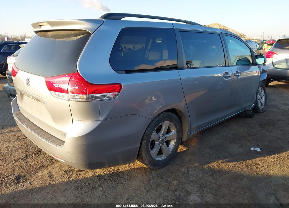 2013 TOYOTA SIENNA LE V6 8 PASSENGER VIN: 5TDKK3DC5DS378018