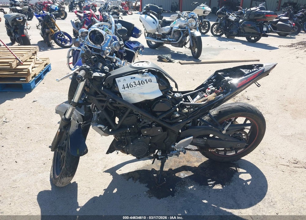 2015 YAMAHA YZFR3 VIN: MH3RH06Y8FK005832