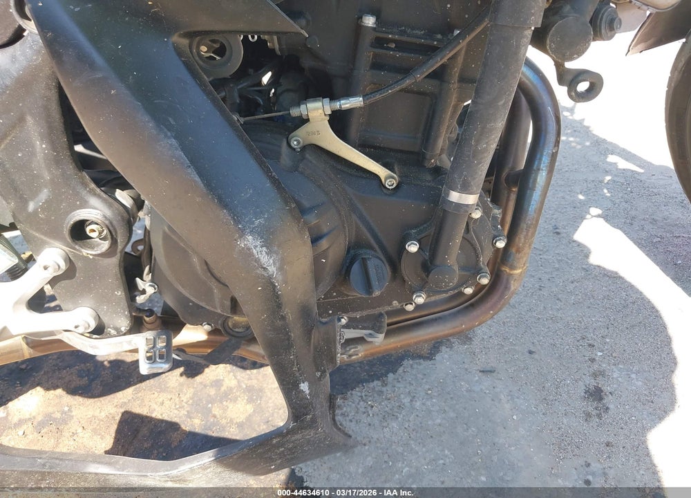 2015 YAMAHA YZFR3 VIN: MH3RH06Y8FK005832