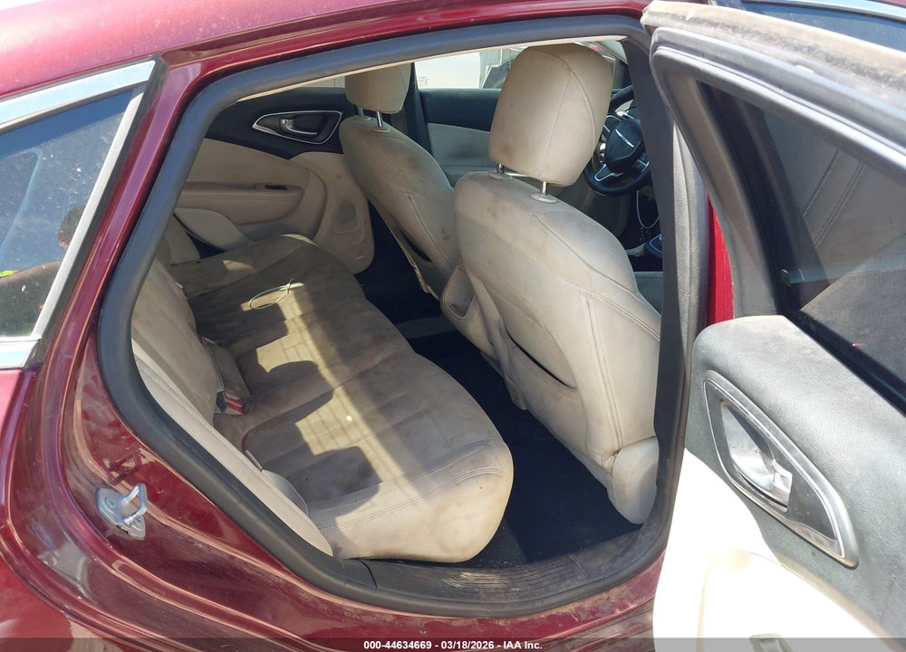 2015 CHRYSLER 200 LIMITED VIN: 1C3CCCABXFN723621