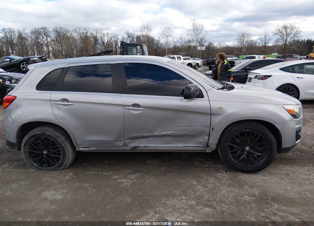 2015 MITSUBISHI OUTLANDER SPORT ES VIN: 4A4AP3AUXFE030694