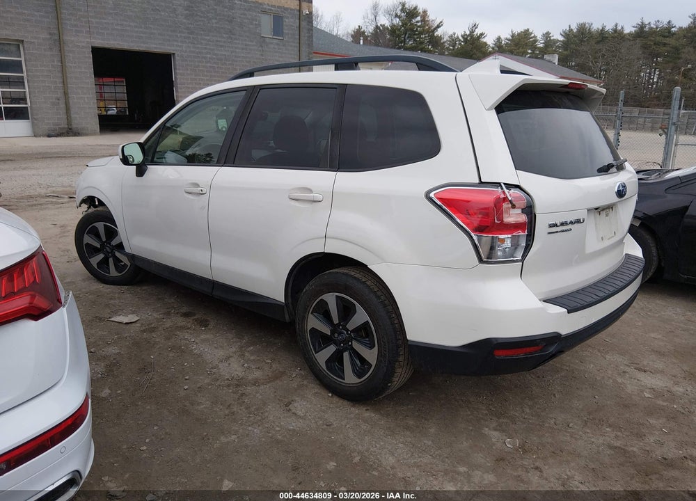 2018 SUBARU FORESTER 2.5I PREMIUM VIN: JF2SJAGC7JH426817