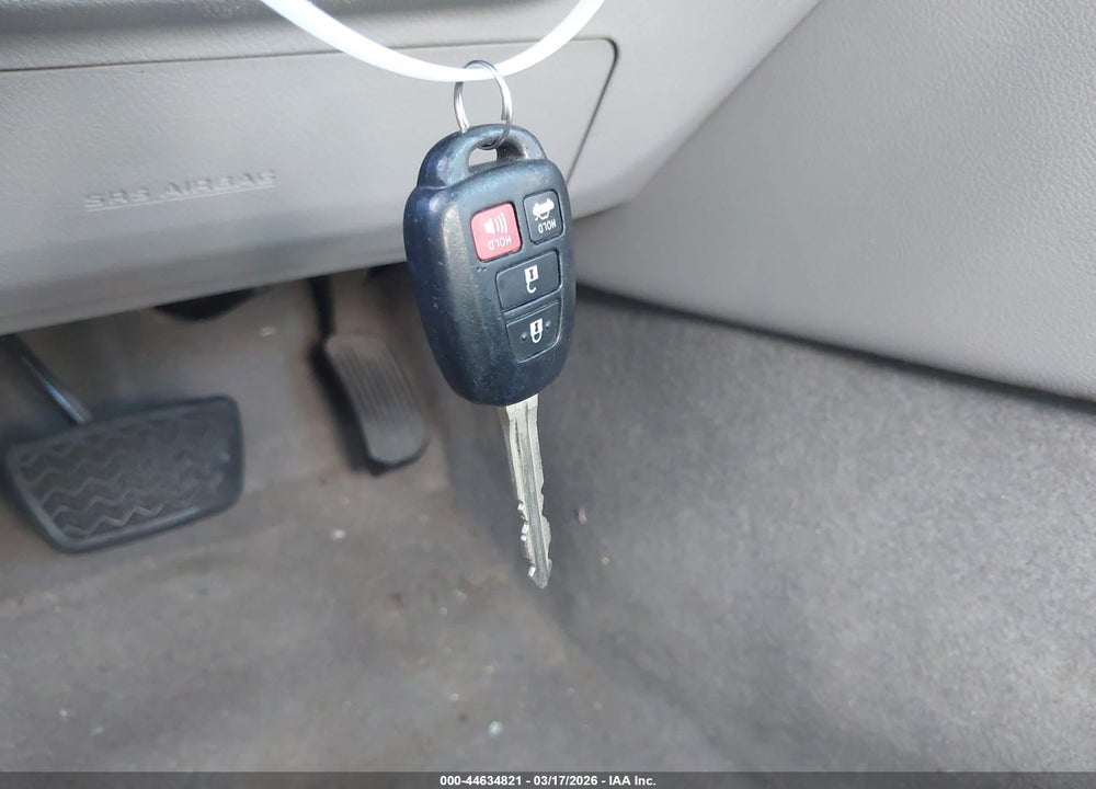 2017 TOYOTA CAMRY LE VIN: 4T1BF1FK0HU274465