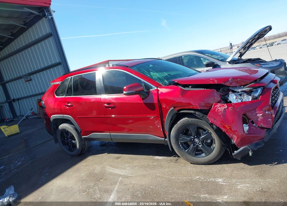 2021 TOYOTA RAV4 XLE VIN: 2T3P1RFVXMW175375