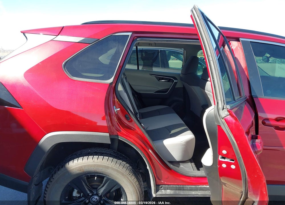 2021 TOYOTA RAV4 XLE VIN: 2T3P1RFVXMW175375