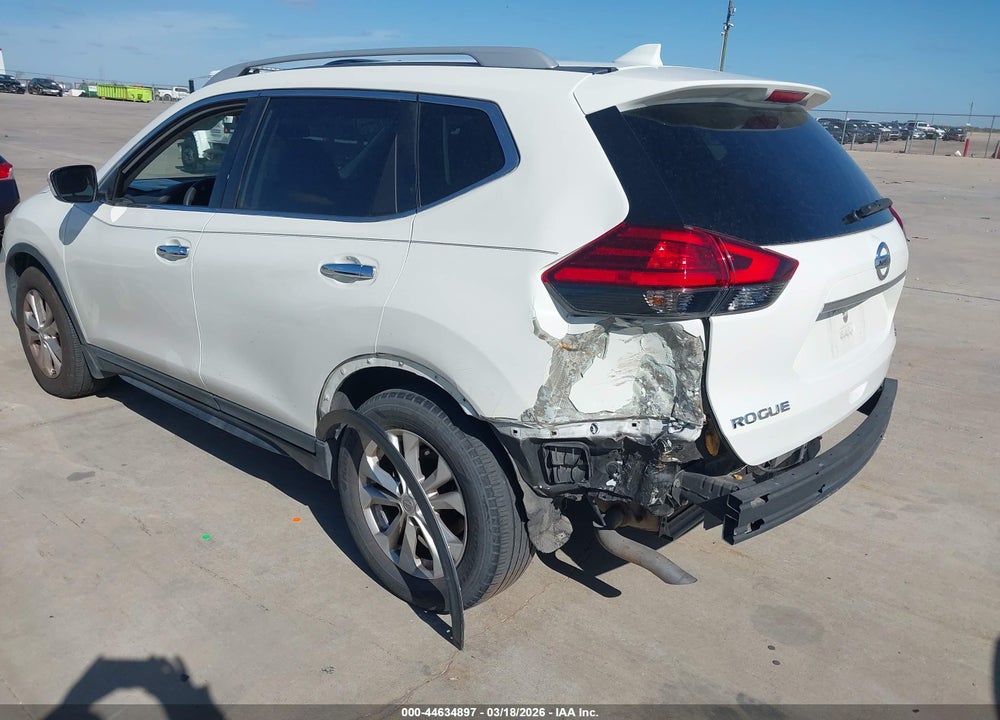 2017 NISSAN ROGUE VIN: 5N1AT2MT5HC776433