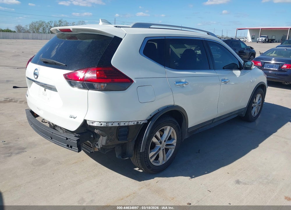 2017 NISSAN ROGUE VIN: 5N1AT2MT5HC776433