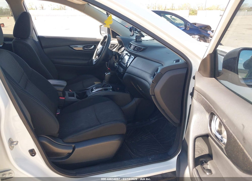 2017 NISSAN ROGUE VIN: 5N1AT2MT5HC776433