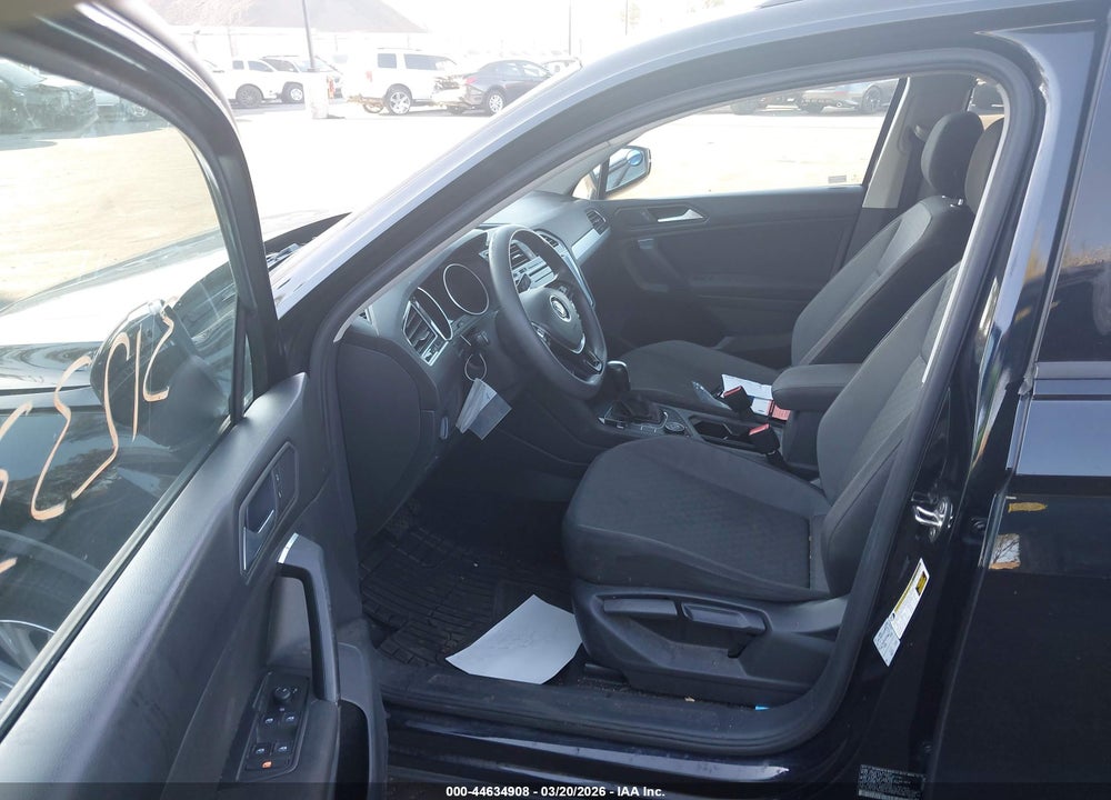 2019 VOLKSWAGEN TIGUAN 2.0T S VIN: 3VV0B7AX2KM026891