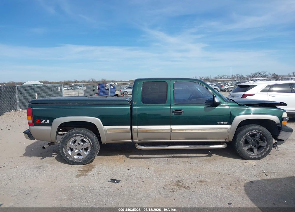 2002 CHEVROLET SILVERADO 1500 LS VIN: 2GCEK19T921402299