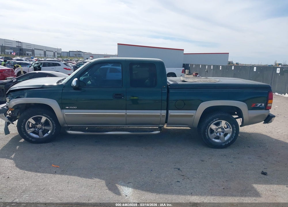 2002 CHEVROLET SILVERADO 1500 LS VIN: 2GCEK19T921402299