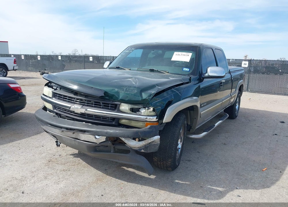 2002 CHEVROLET SILVERADO 1500 LS VIN: 2GCEK19T921402299