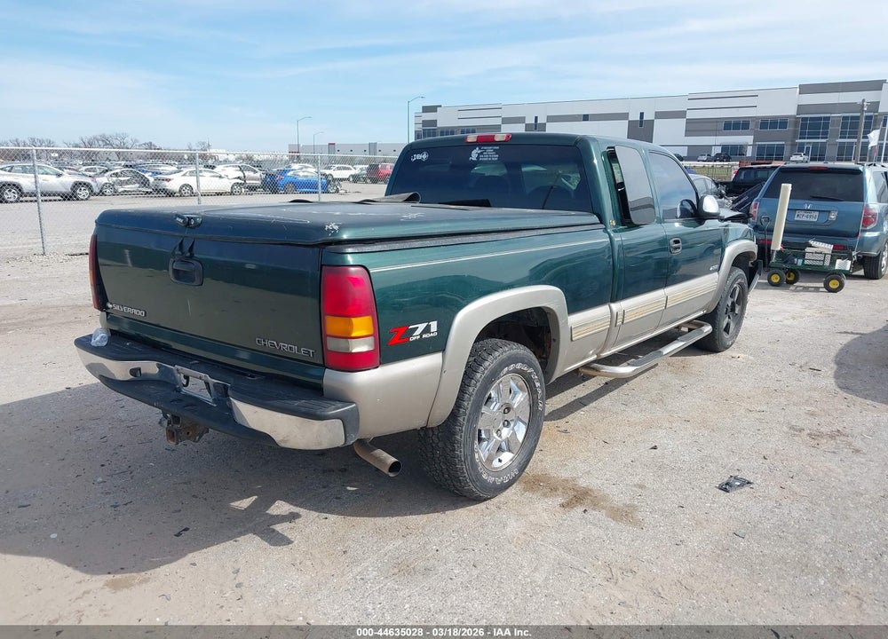 2002 CHEVROLET SILVERADO 1500 LS VIN: 2GCEK19T921402299