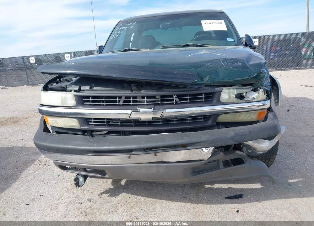 2002 CHEVROLET SILVERADO 1500 LS VIN: 2GCEK19T921402299