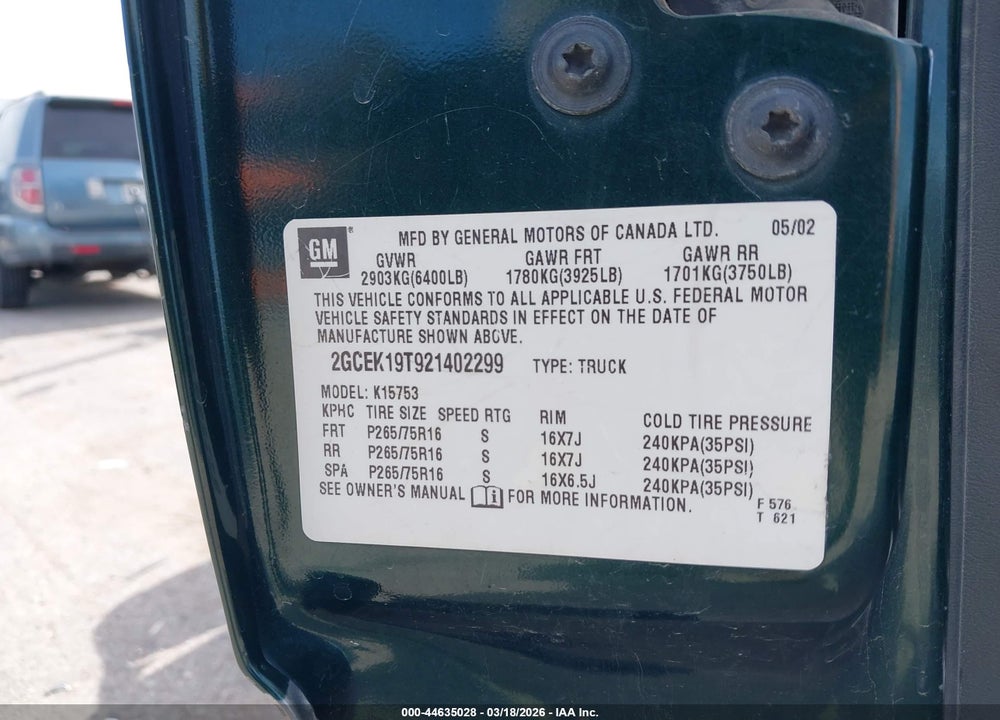 2002 CHEVROLET SILVERADO 1500 LS VIN: 2GCEK19T921402299