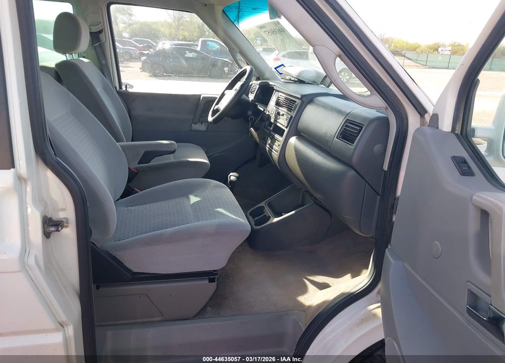 2001 VOLKSWAGEN EUROVAN MV VIN: WV2MB47051H153048