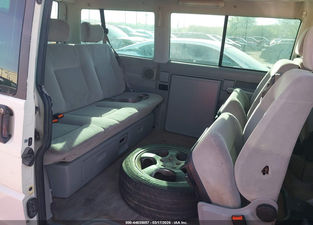 2001 VOLKSWAGEN EUROVAN MV VIN: WV2MB47051H153048
