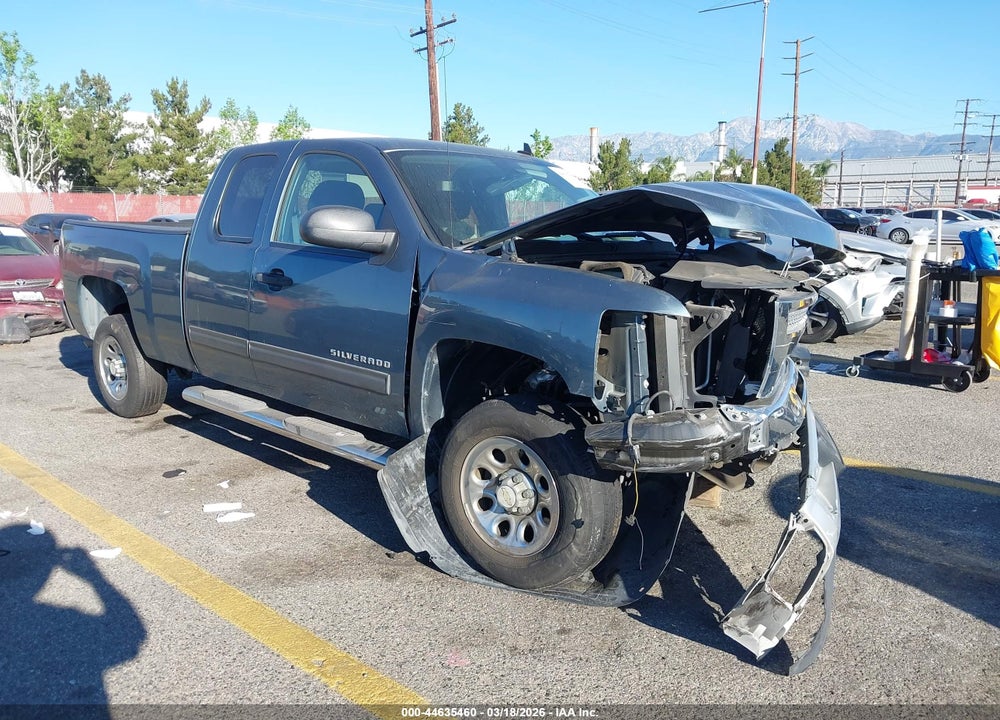 2013 CHEVROLET SILVERADO 1500 LS VIN: 1GCRCREA4DZ154569