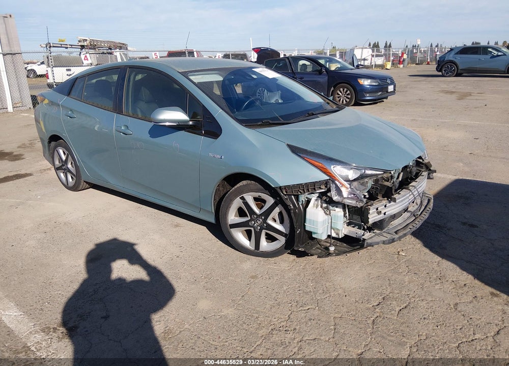 2018 TOYOTA PRIUS THREE TOURING VIN: JTDKARFU4J3056060