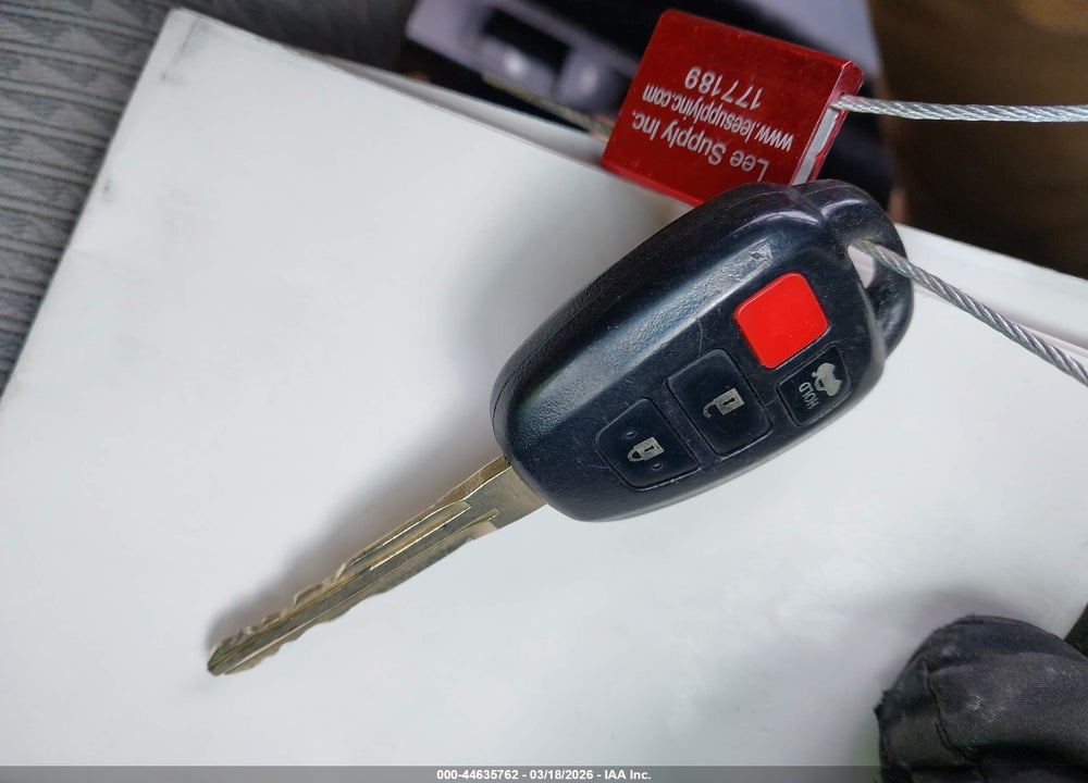 2015 TOYOTA CAMRY SE VIN: 4T1BF1FK7FU082506