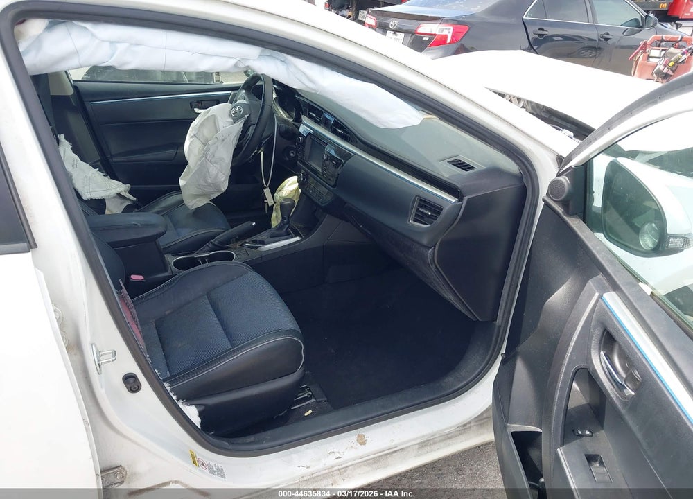 2015 TOYOTA COROLLA S PLUS VIN: 5YFBURHE5FP240144