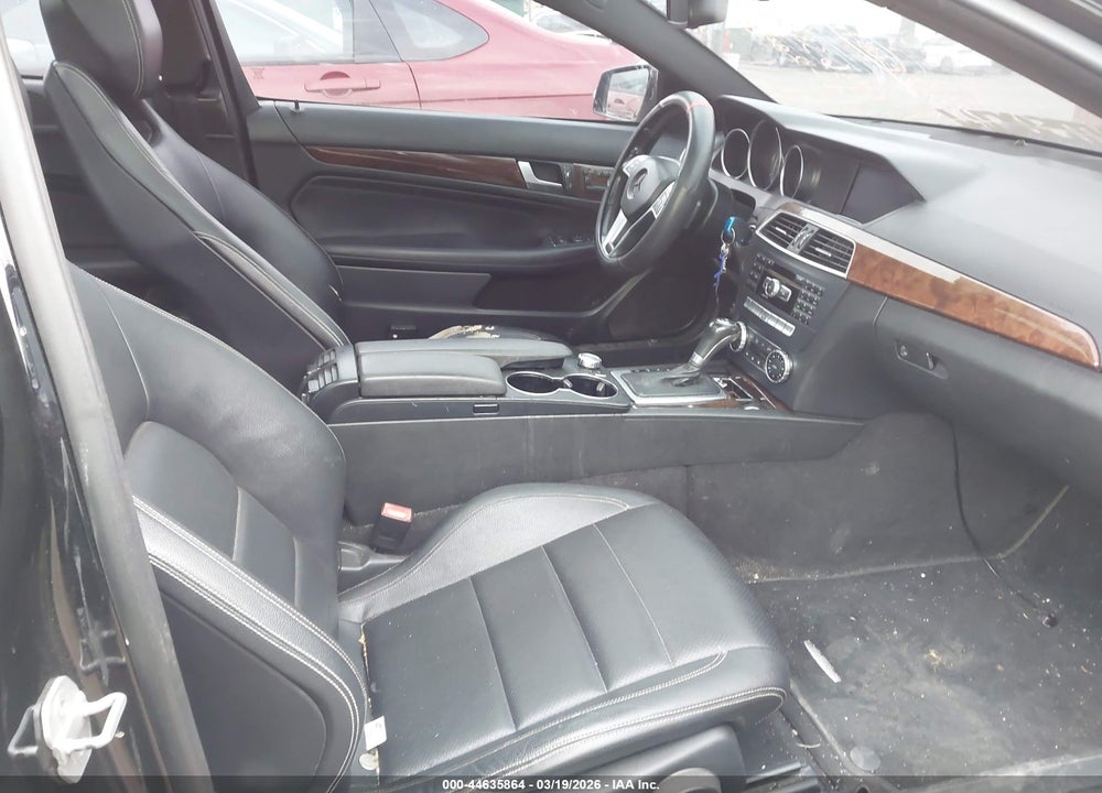 2014 MERCEDES-BENZ C 250 VIN: WDDGJ4HB2EG262843