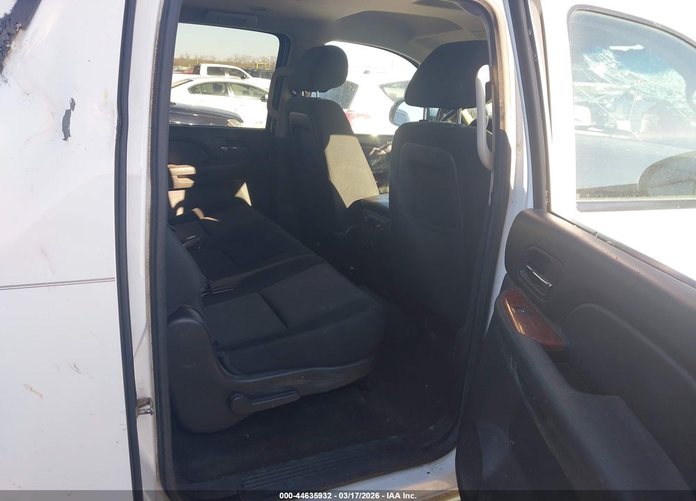2013 CHEVROLET SUBURBAN 1500 LS VIN: 1GNSCHE03DR332286