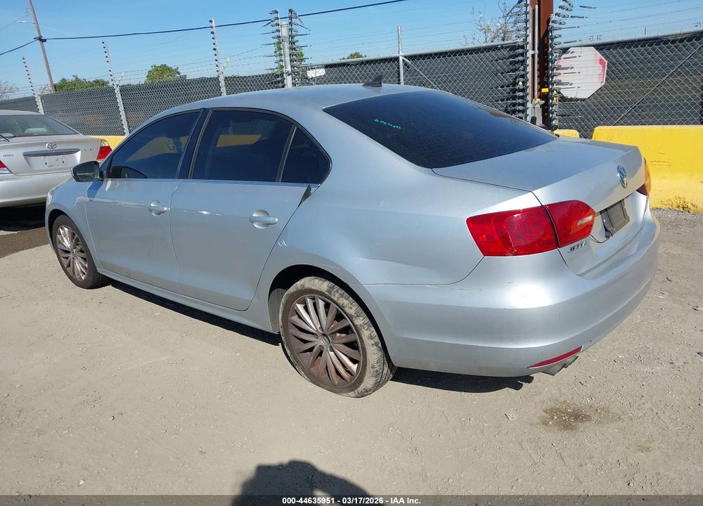 2011 VOLKSWAGEN JETTA 2.5L SEL VIN: 3VWLX7AJ5BM359110