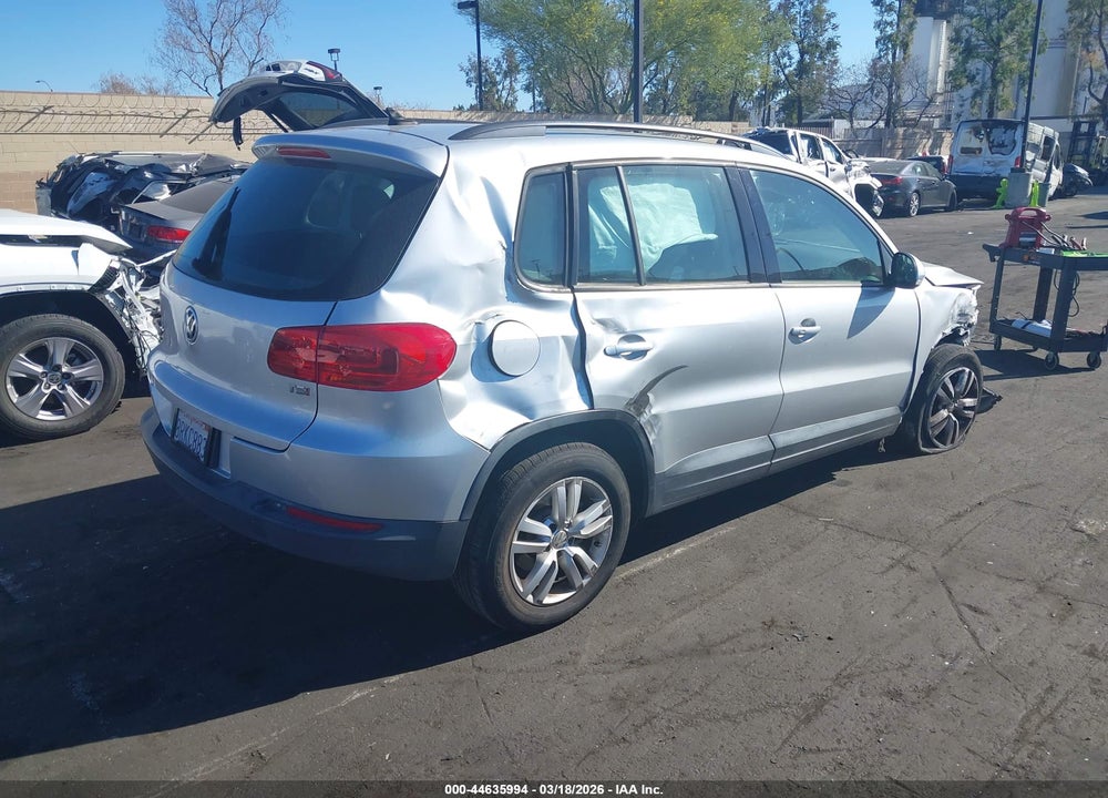 2017 VOLKSWAGEN TIGUAN 2.0T/2.0T S VIN: WVGAV7AX6HK020078