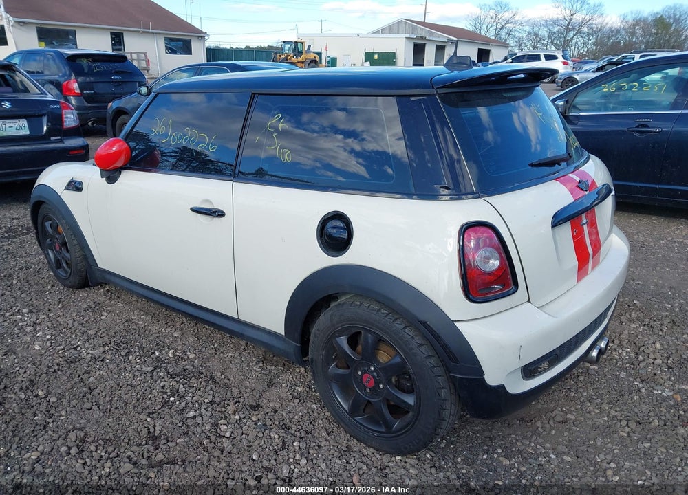 2009 MINI COOPER S VIN: WMWMF73569TV39652