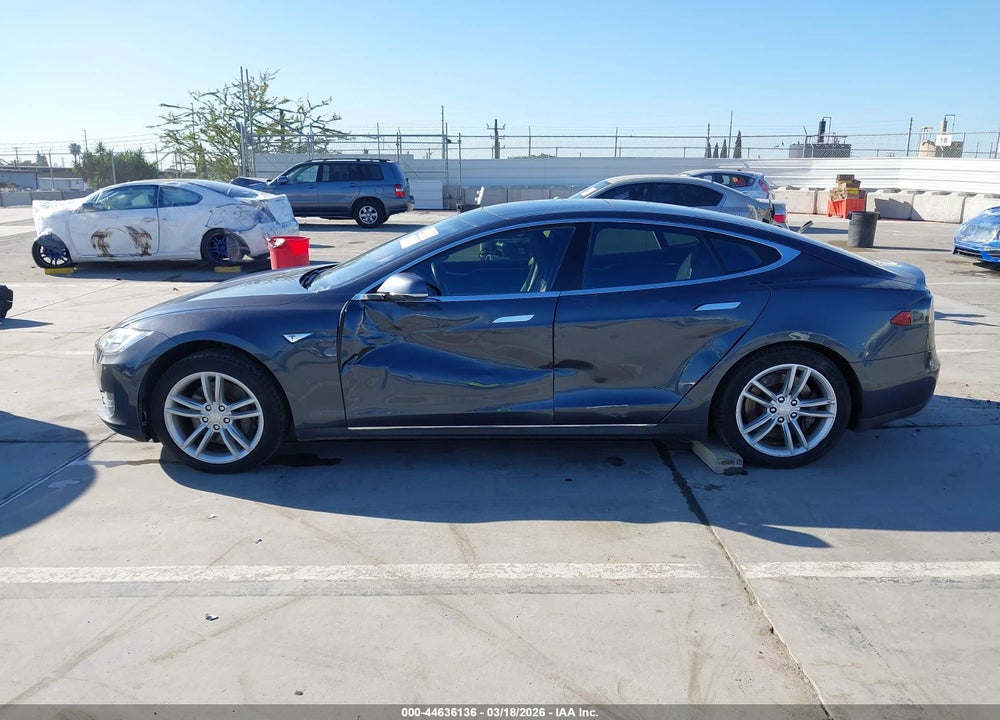2014 TESLA MODEL S P85 VIN: 5YJSA1H15EFP55520