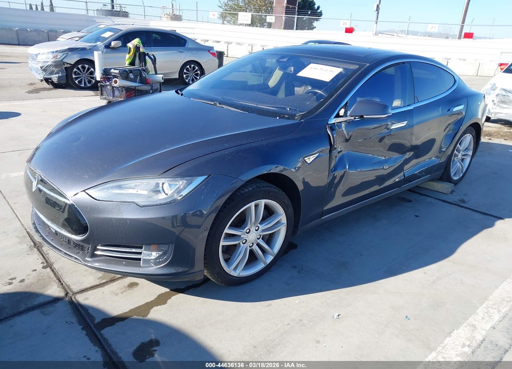 2014 TESLA MODEL S P85 VIN: 5YJSA1H15EFP55520