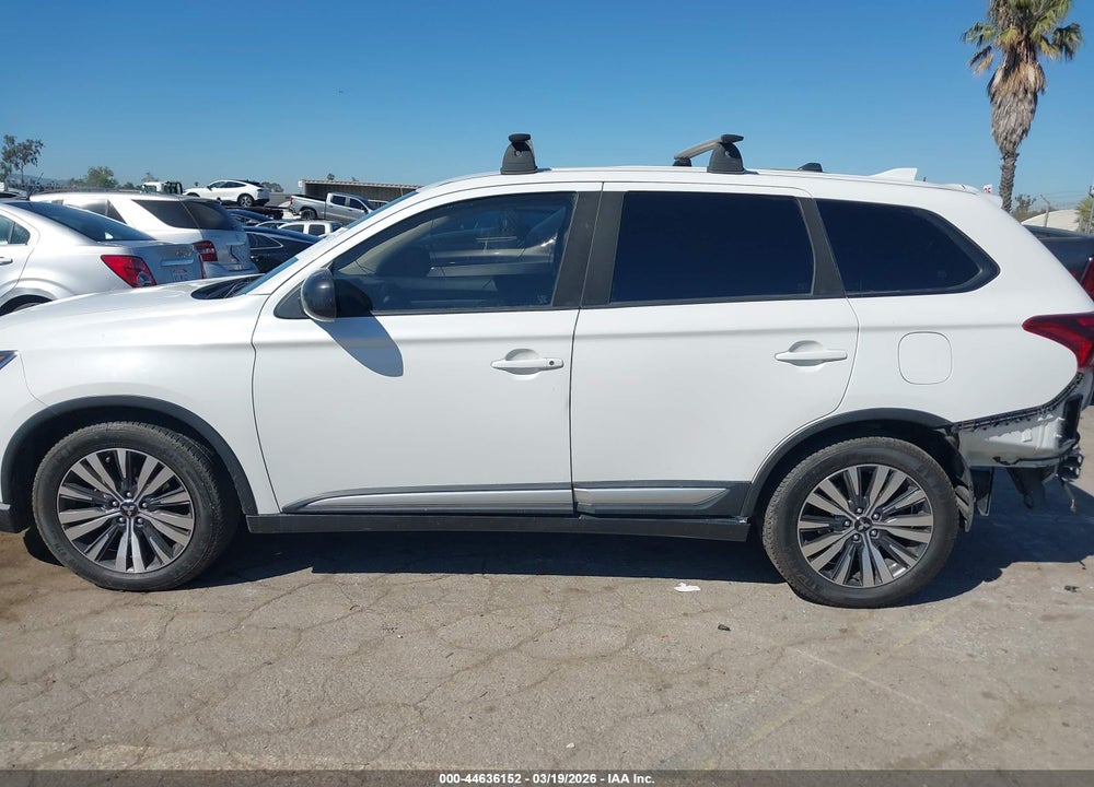 2019 MITSUBISHI OUTLANDER ES VIN: JA4AD2A30KZ006578