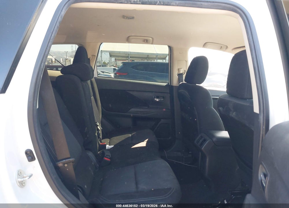 2019 MITSUBISHI OUTLANDER ES VIN: JA4AD2A30KZ006578
