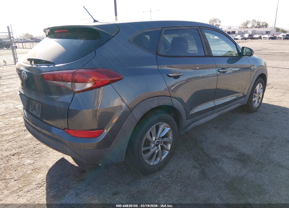2018 HYUNDAI TUCSON SE VIN: KM8J23A41JU682717