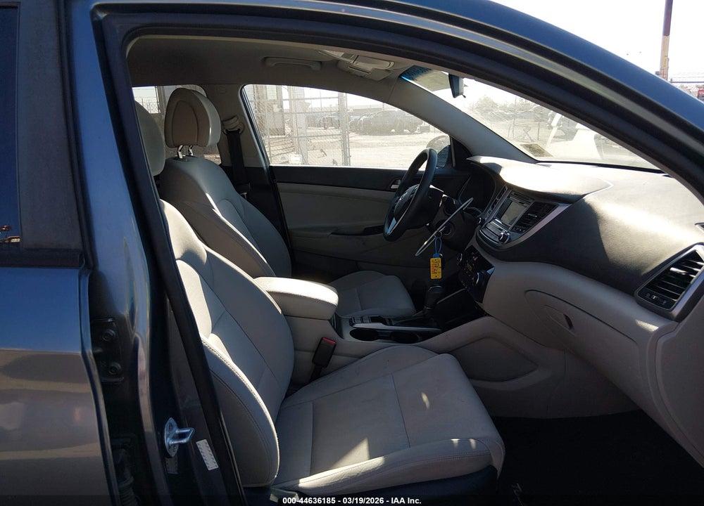 2018 HYUNDAI TUCSON SE VIN: KM8J23A41JU682717