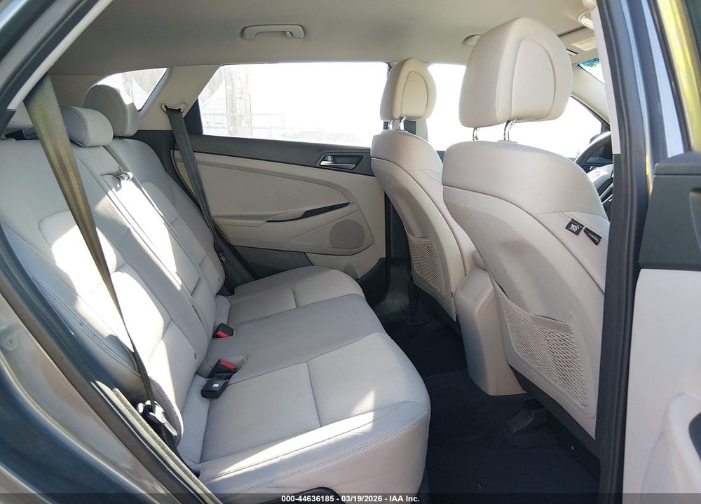2018 HYUNDAI TUCSON SE VIN: KM8J23A41JU682717