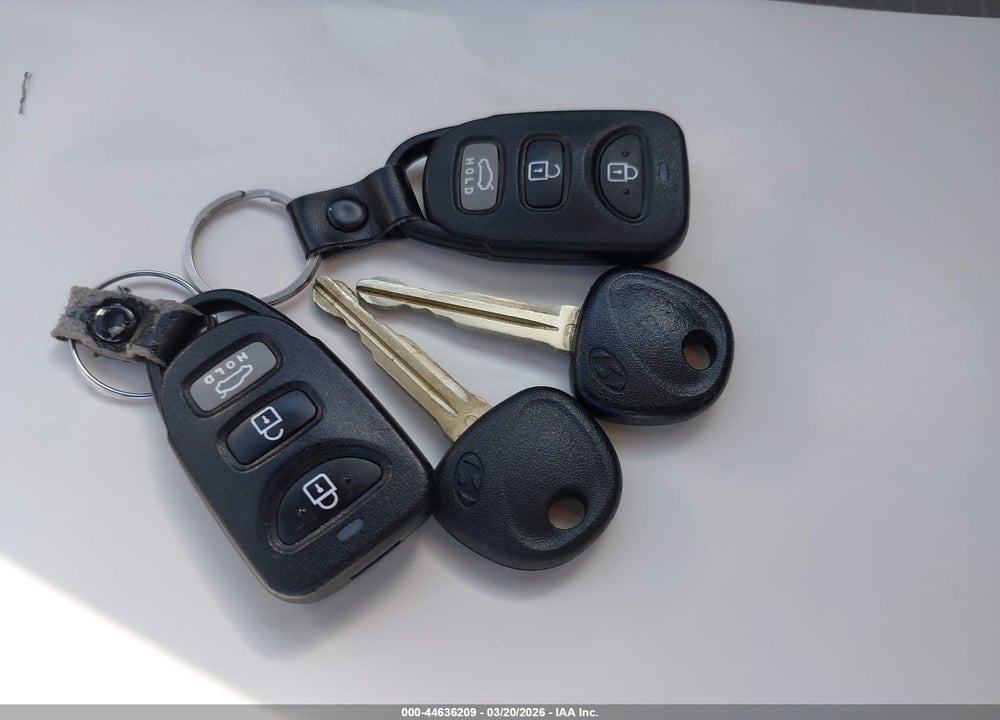 2019 HYUNDAI ELANTRA SE VIN: 5NPD74LF9KH438090