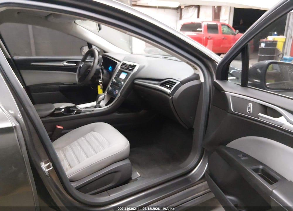2016 FORD FUSION S VIN: 3FA6P0G73GR157000