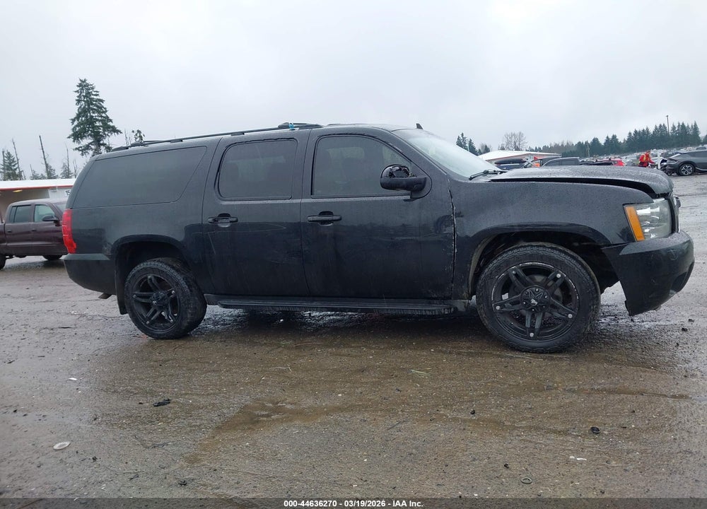 2014 CHEVROLET SUBURBAN 1500 LT VIN: 1GNSKJE78ER194835