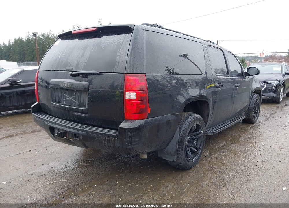 2014 CHEVROLET SUBURBAN 1500 LT VIN: 1GNSKJE78ER194835
