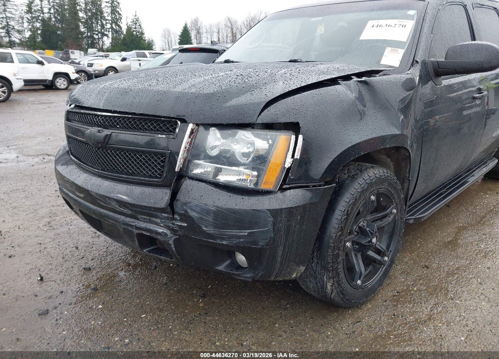 2014 CHEVROLET SUBURBAN 1500 LT VIN: 1GNSKJE78ER194835