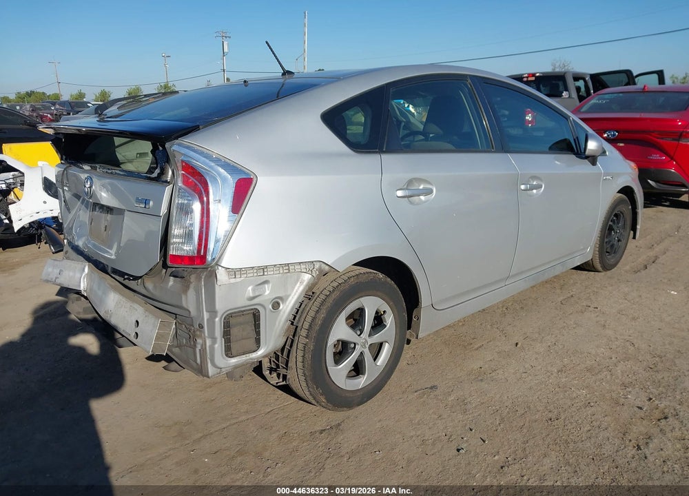 2015 TOYOTA PRIUS TWO VIN: JTDKN3DU5F0433380