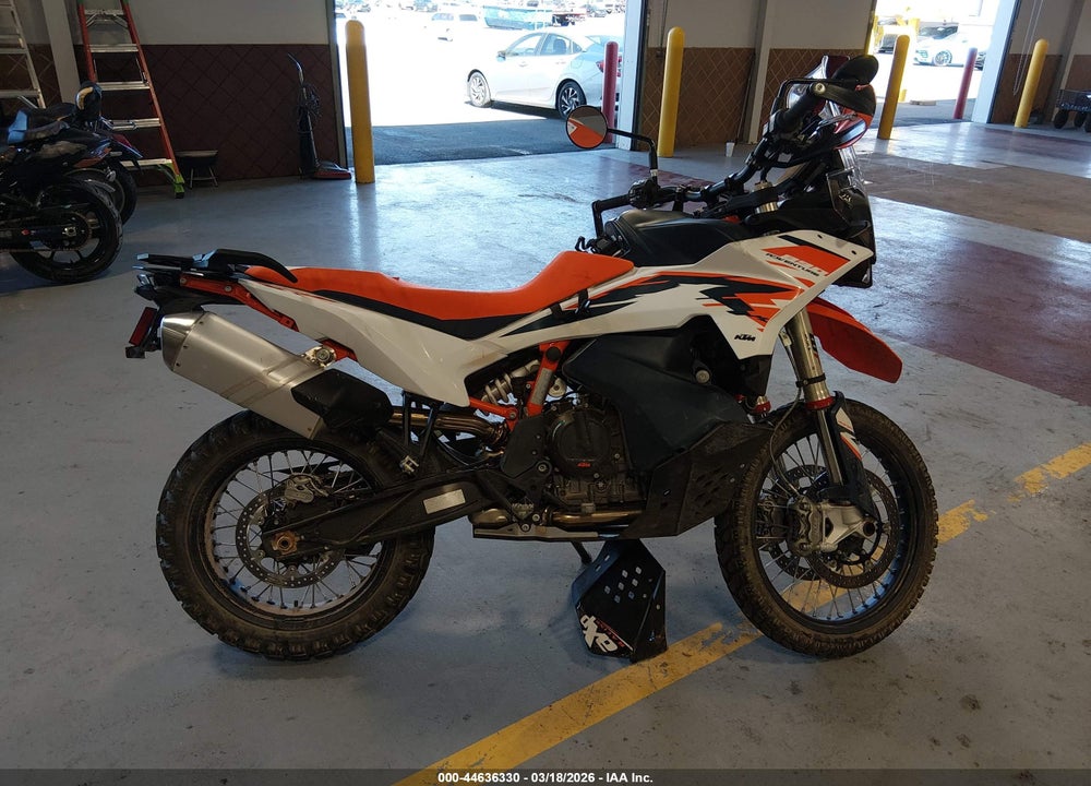 2025 KTM 890 ADVENTURE R VIN: VBKTR6405SM896385